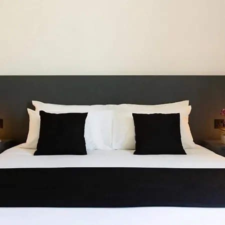 The Valley 7 With Parking On Premises Guest house