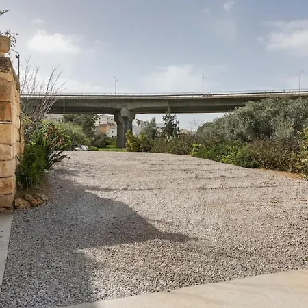 Pensión The Valley 7 With Parking On Premises *