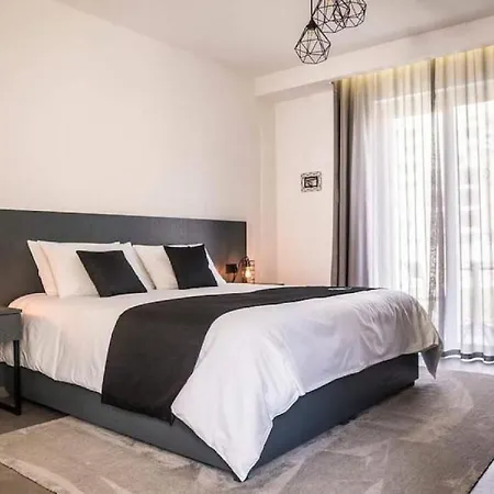 The Valley 7 With Parking On Premises 3*