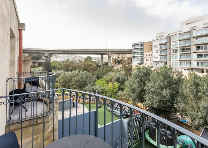 The Valley 7 With Parking On Premises