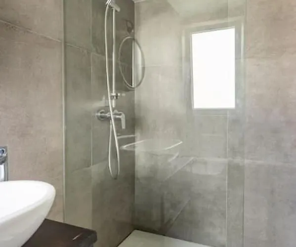 ゲストハウス The Valley 7 With Parking On Premises