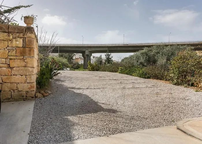 ゲストハウス The Valley 7 With Parking On Premises 3*