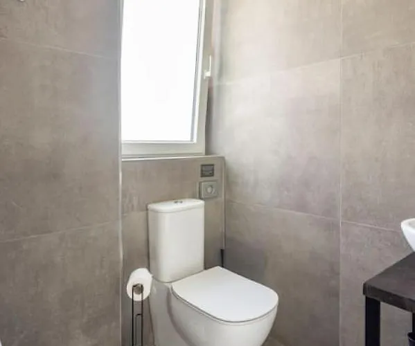 ゲストハウス The Valley 7 With Parking On Premises