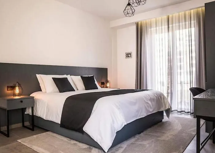 The Valley 7 With Parking On Premises 3*